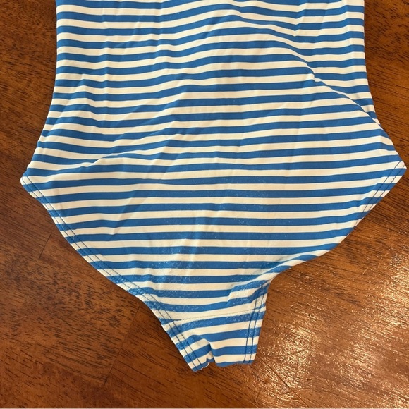 Mini Boden Blue and White Striped Rashguard size 6-7 - Picture 6 of 7